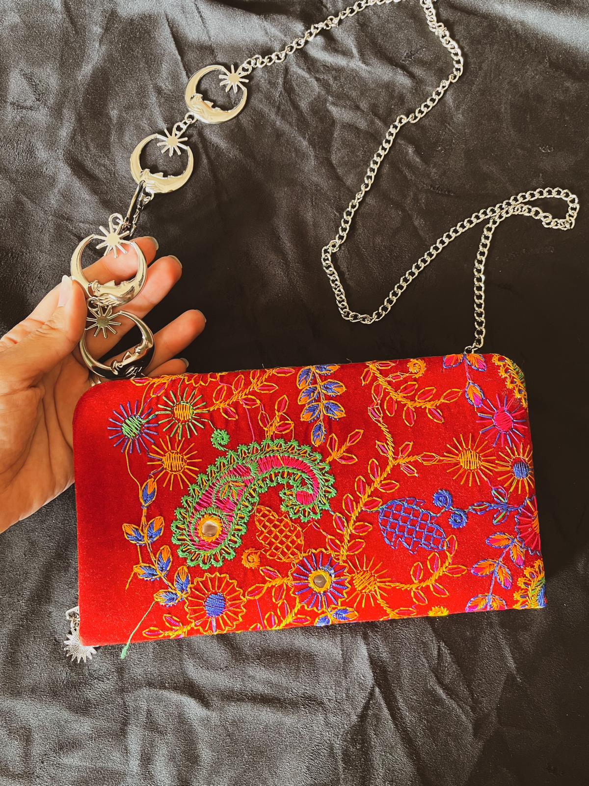 Bolso cartera con cadena de luna