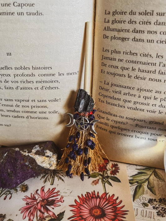 Mini escoba con turmalina