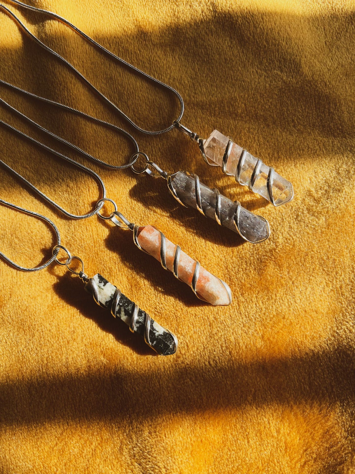 Colgantes de minerales en espiral