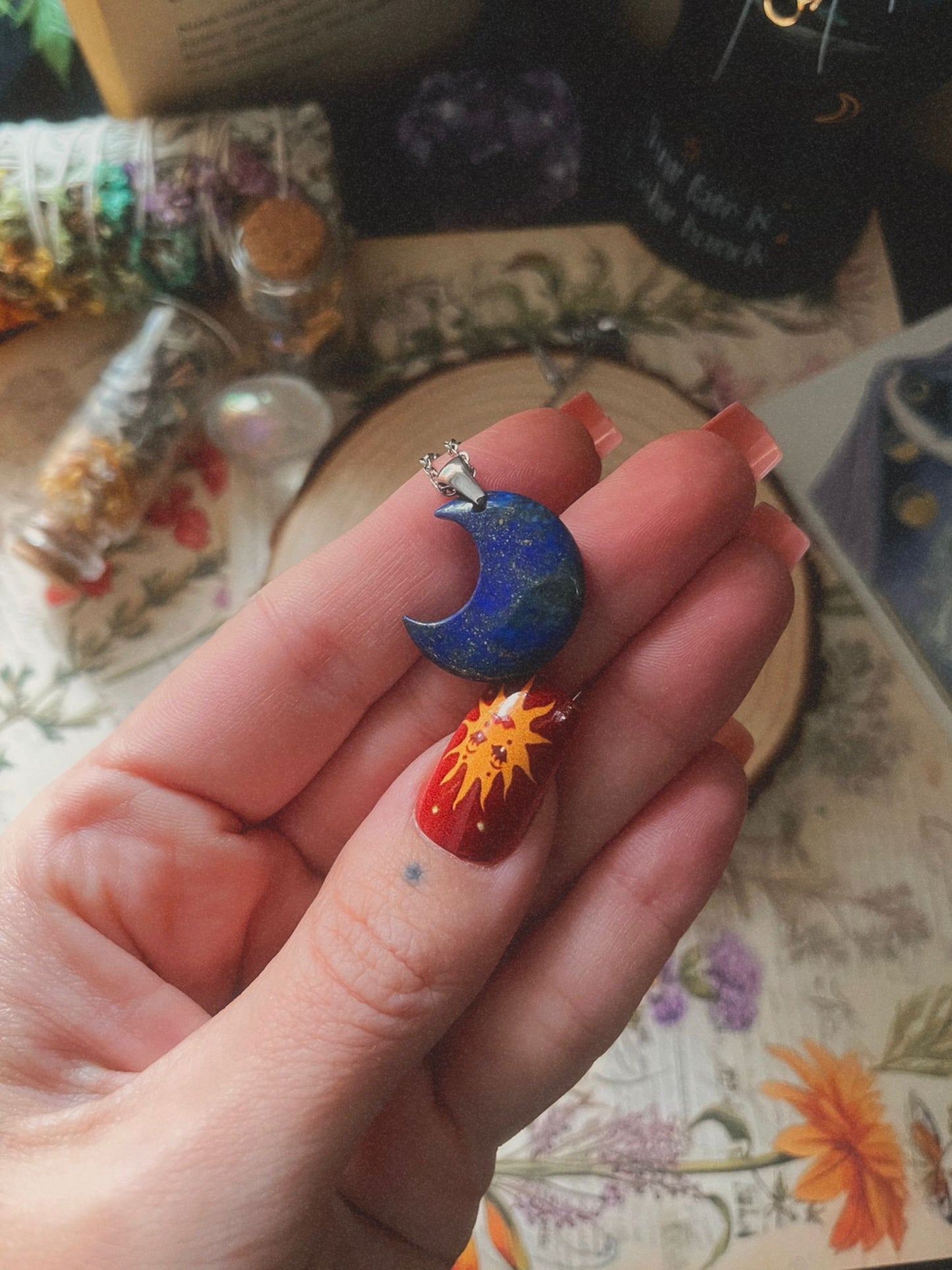 Colgante luna lapislázuli